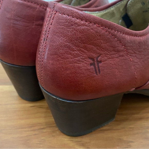 FRYE 71075 Stella Burgundy Wine Leather Slip On Ankle Bootie Block Heels Size 9B - Picture 6 of 16